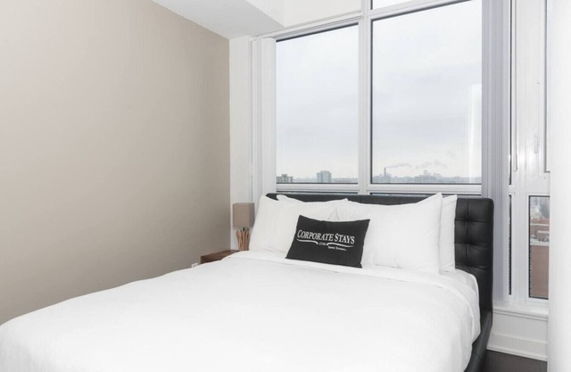 Cozy 1BR Apt with Billiards near Alexandra Theatre