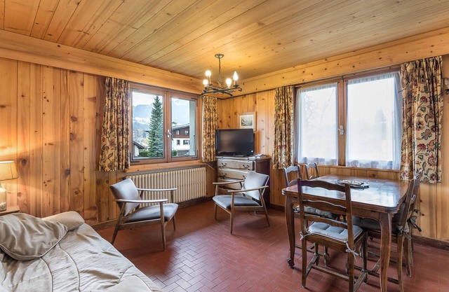Cozy 1BR Chalet Apartment in Megève - Ski Nearby, Pet-Friendly, WiFi, Parking