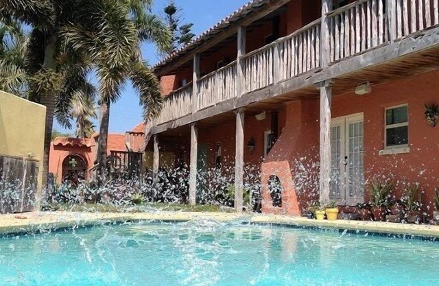 Cozy 1BR Getaway/Poolside Hideout in Historic Port Isabel