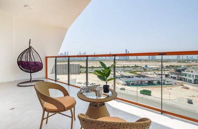 Cozy 1BR in Al Jaddaf w/Amazing Skyline Views!