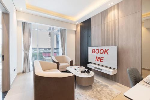 Cozy 1BR in JVT with Gym and Pool Access - Sleeps 2