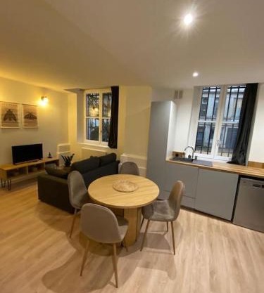 Cozy 1BR in Lyon Center