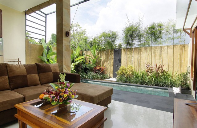 Cozy 1BR Villa - 11Min Drive To Berawa Beach! W/Private Swimming Pool!