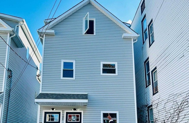 Cozy 2-bedroom apartment with WiFi, AC in Irvington