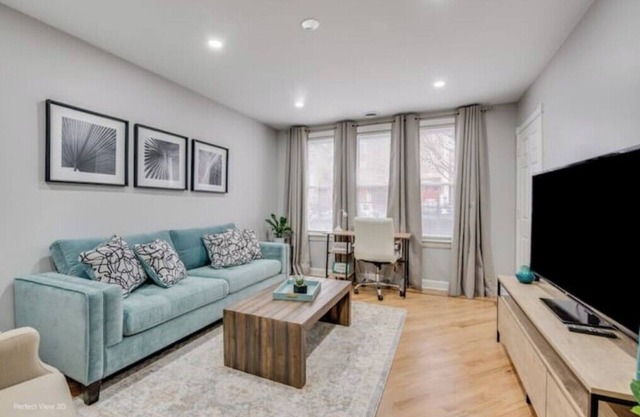 Cozy 2-bedroom apartment in awesome Chicago with Free Parking