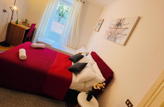 Cozy 2-bedroom apartment in welcoming Roma In centre of city of history