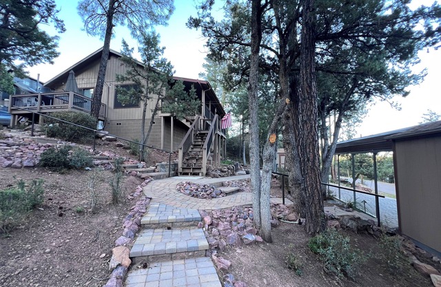 Cozy 2-bedroom cabin in Pine with mountain views and WIFI