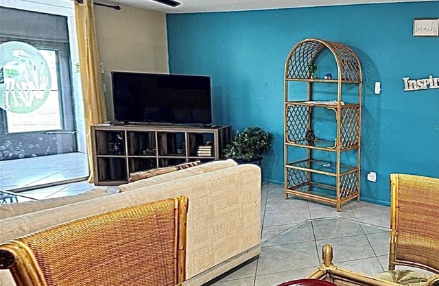 Cozy 2-bedroom condo in tranquil Fort Myers 15 minutes to Ft. Myers Beach