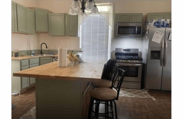 Cozy 2-bedroom house in charming Americus with WiFi, AC