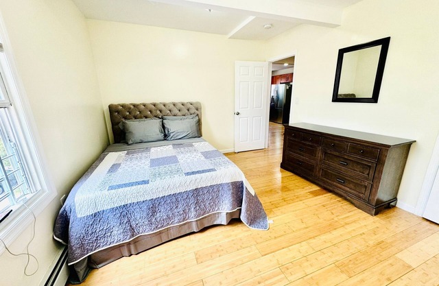 Cozy 2-bedroom in peaceful Queens with AC