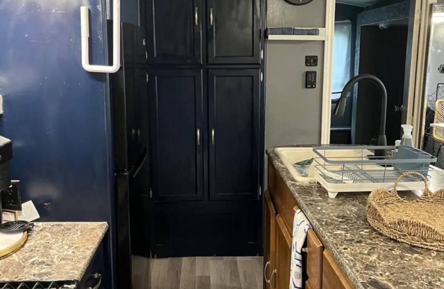 Cozy 2-bedroom mobile home in lovely Baytown with AC