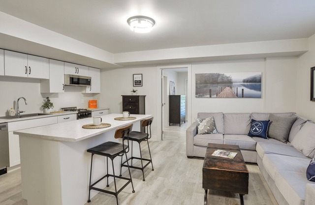 Cozy 2-Bedroom Retreat with Private Entrance at Muskoka Bay Resort.