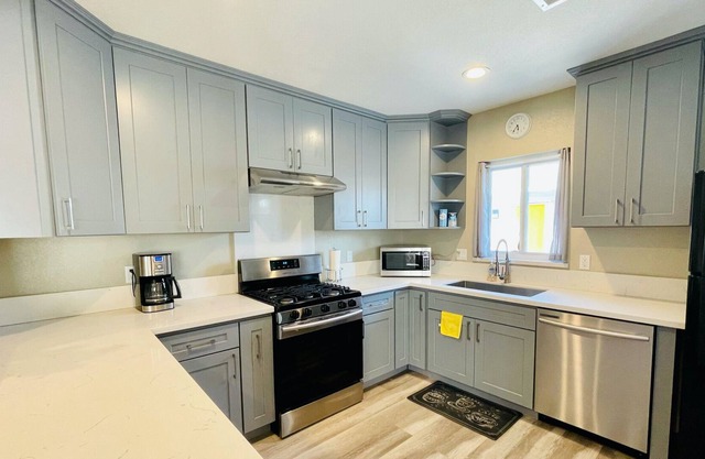 Cozy 2 BR Private Home Near Disney, Little Saigon