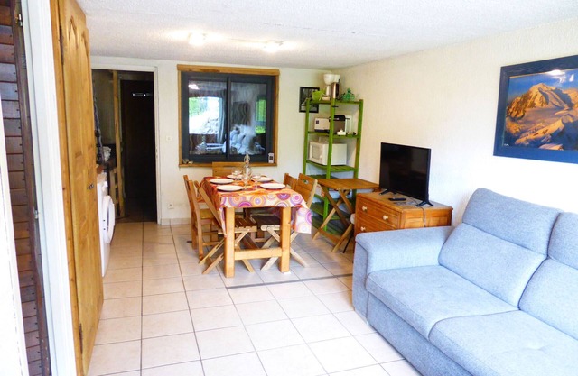 Cozy 2-Room Apartment with Terrace, Parking, and Ski Storage near Les Contamines-Montjoie