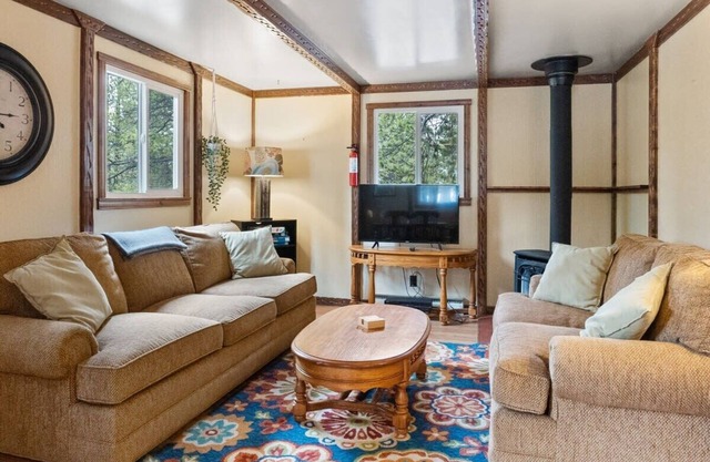 Cozy 2BR Alma Mountain Cabin