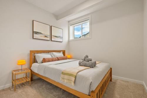 Cozy 2BR BSMT Suite with Board Games and Netflix
