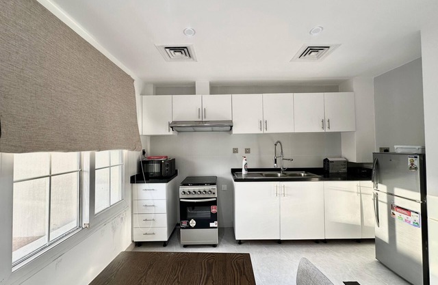 Cozy 2BR+maids Villa in Springs!