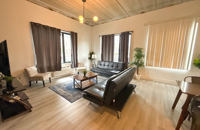 Cozy 2BR Near Airport 5976