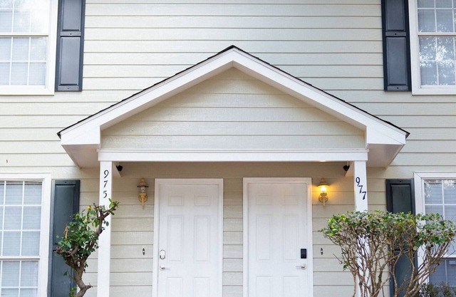 Cozy 2BR Pet-Friendly Retreat | Charm Awaits