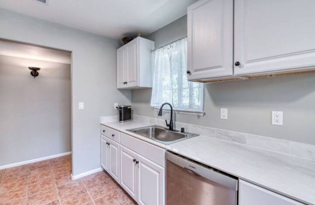 Cozy 3 Bedroom 2 Bath Home in Clovis, CA