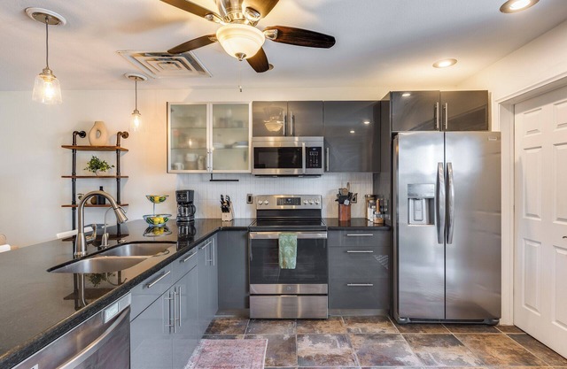 Cozy 3-bedroom condo with WiFi, AC in north Phoenix