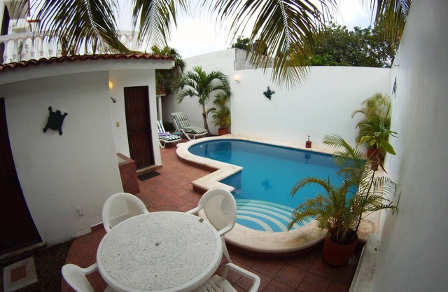 Cozy 3 Bedroom Home With Private Pool with A/C, wifi, walk to downtown