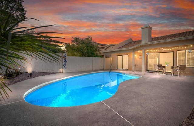 Cozy 3-bedroom house in tranquil Chandler with Pool & Backyard Oasis!