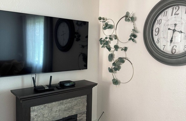 Cozy 3-bedroom house in quiet neighborhood! No pet