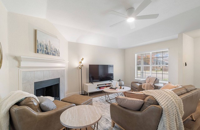 Cozy 3-bedroom house in Arlington, Walk to AT&T Stadium