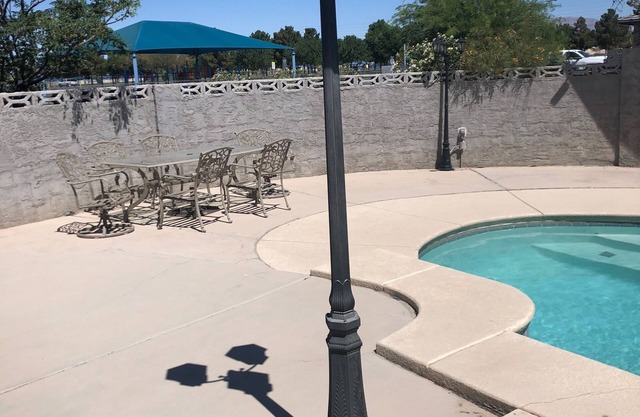 Cozy 3-bedroom house in amazing Las Vegas with pool