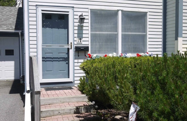 Cozy 3-bedroom town home located in the heart of downtown Bar Harbor!