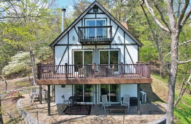 Cozy 3bedroom home w AC, WiFi, in a golf retreat, nestled in the scenic mountain