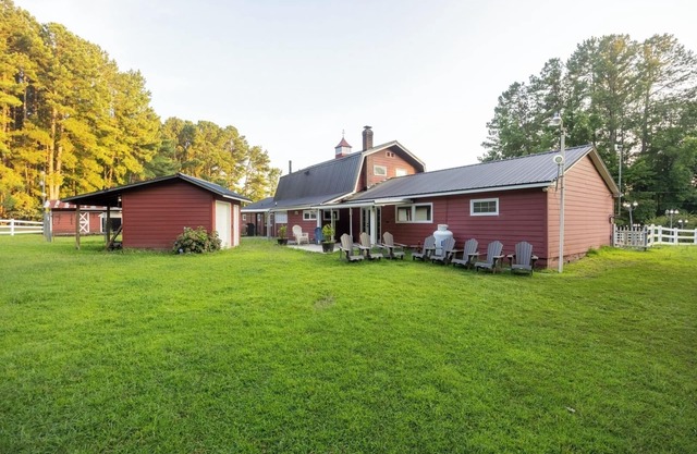 Cozy 3BR Lake House | Firepit, Pier and Pet-Friendly