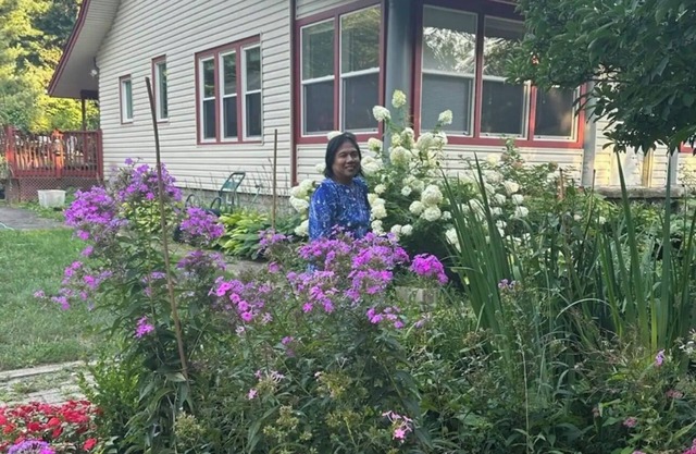 Cozy 4-bedroom house , 3-full baths in marvelous West Chicago with WiFi, AC,