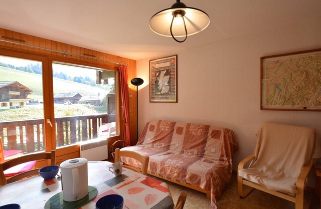 Cozy 6-person apartment, near slopes and center, balcony, parking, pets allowed