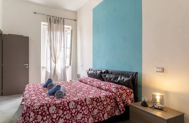 Cozy 80 sqm apartment, able to accommodate 4 people, located on the second floor of a building without a lift.The property is located in the heart of Livorno, in a quiet and residential area full of services. A few minutes walk away are some of the main