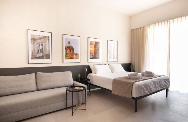Cozy accommodation in the center of Palermo within walking distance of Via Libertà.