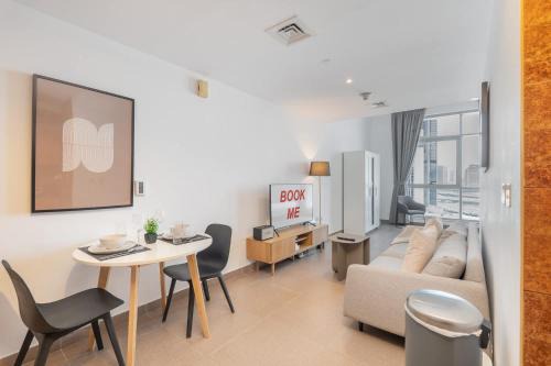 Cozy and Airy Studio Apartment in Business Bay!