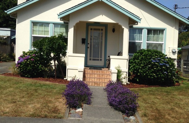 Cozy and Comfortable Furnished Home in great neighborhood