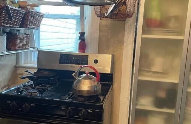 Cozy and Fully Furnished Room In A Beautiful House Within Few Steps To Hospitals