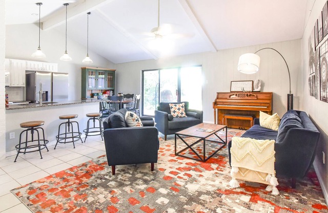 Cozy and Quiet Home In Richardson, Garland, Dallas