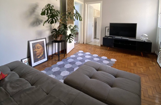 Cozy and spacious apartment with two bedrooms, close to the Faria Lima subway