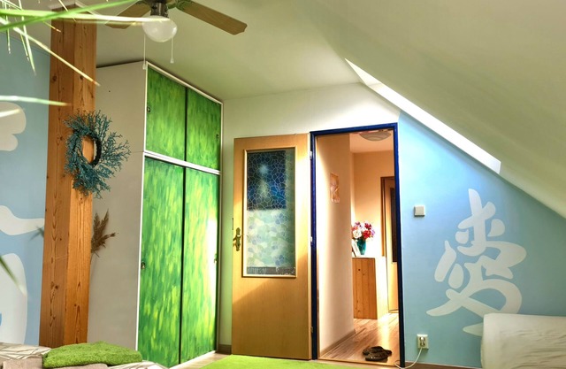 Cozy and spacious duplex on the outskirts of Prague with just 35mins to centre