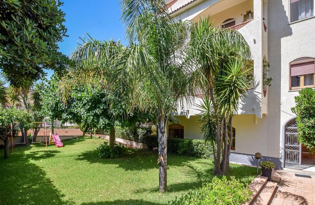 Cozy apartment in central location for your fantastic vacation by the sea.