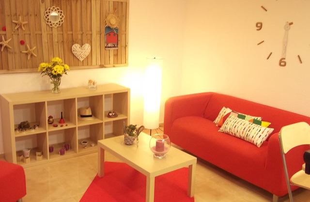 Cozy apartment, 200mts. from the beach with garage and pool. Pet friendly!