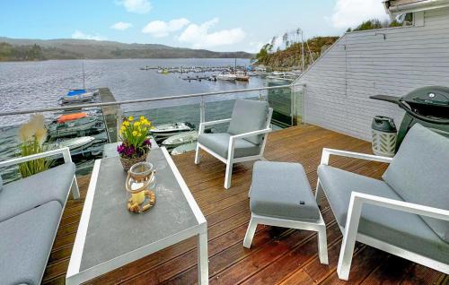 Cozy Apartment In Uggdal With Wifi