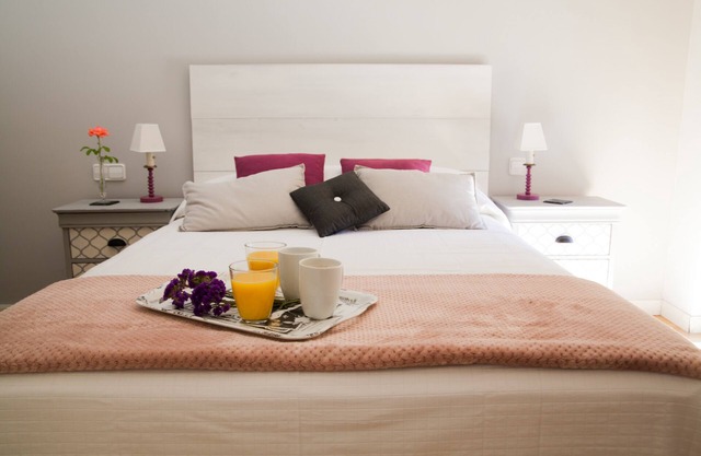 Cozy apartment only a min away from Plaza Mayor