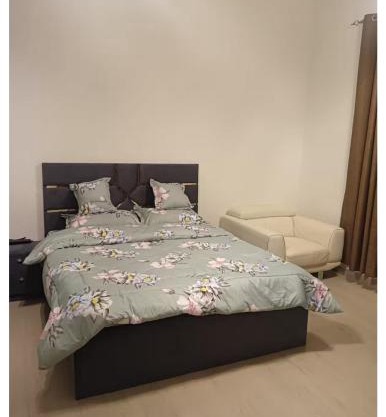 Cozy Beautiful Single Room with Balcony and Attached Washroom