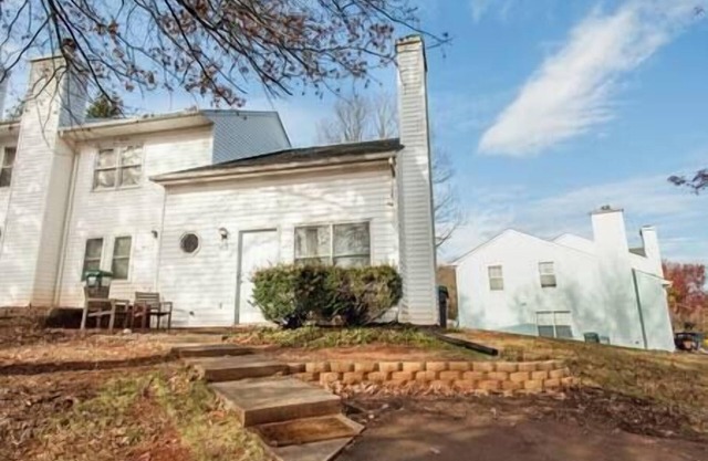 Cozy Belmont Retreat