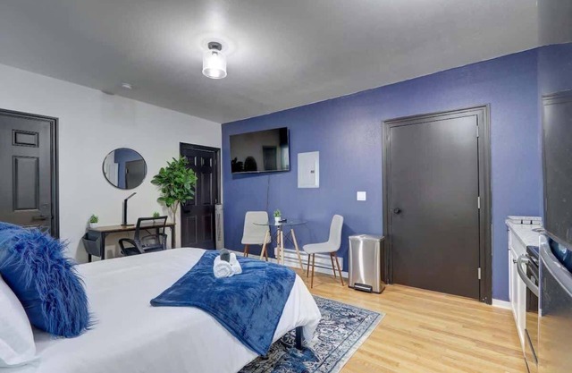 Cozy Bright Studio | McKinley Beach & Brady St